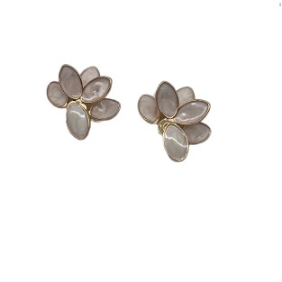 Vintage White Leaves Stud Earrings For Women Gold Tone Dainty Statement Earrings