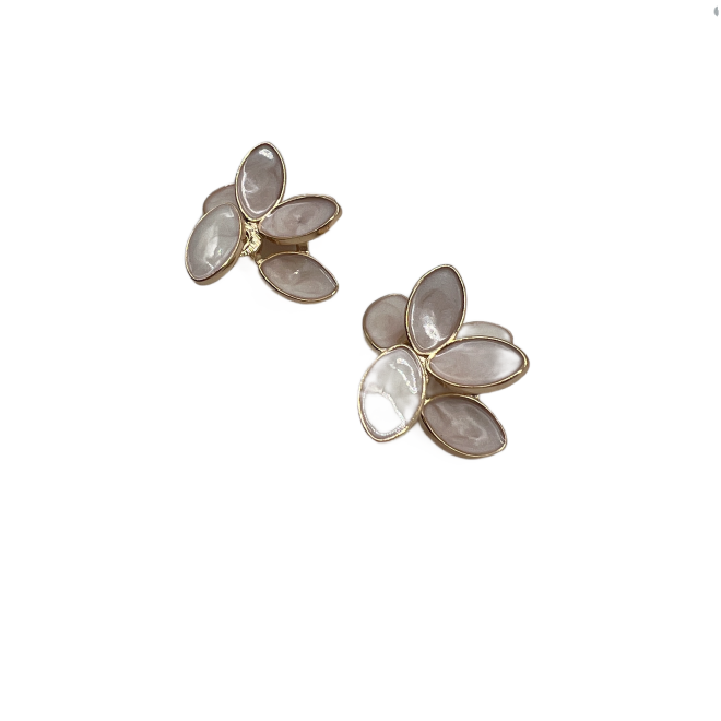 Vintage White Leaves Stud Earrings For Women Gold Tone Dainty Statement Earrings